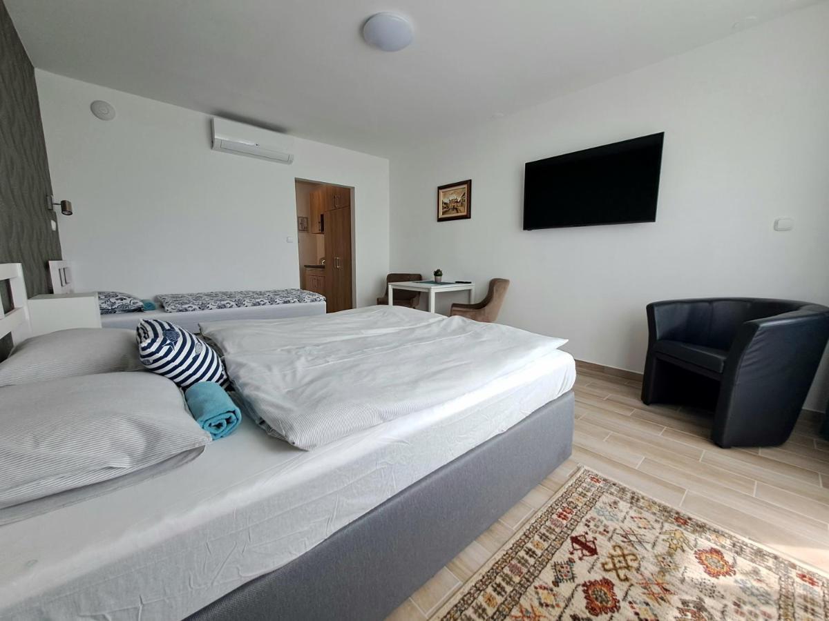 Partside Balatonfuered Apartment ภายนอก รูปภาพ