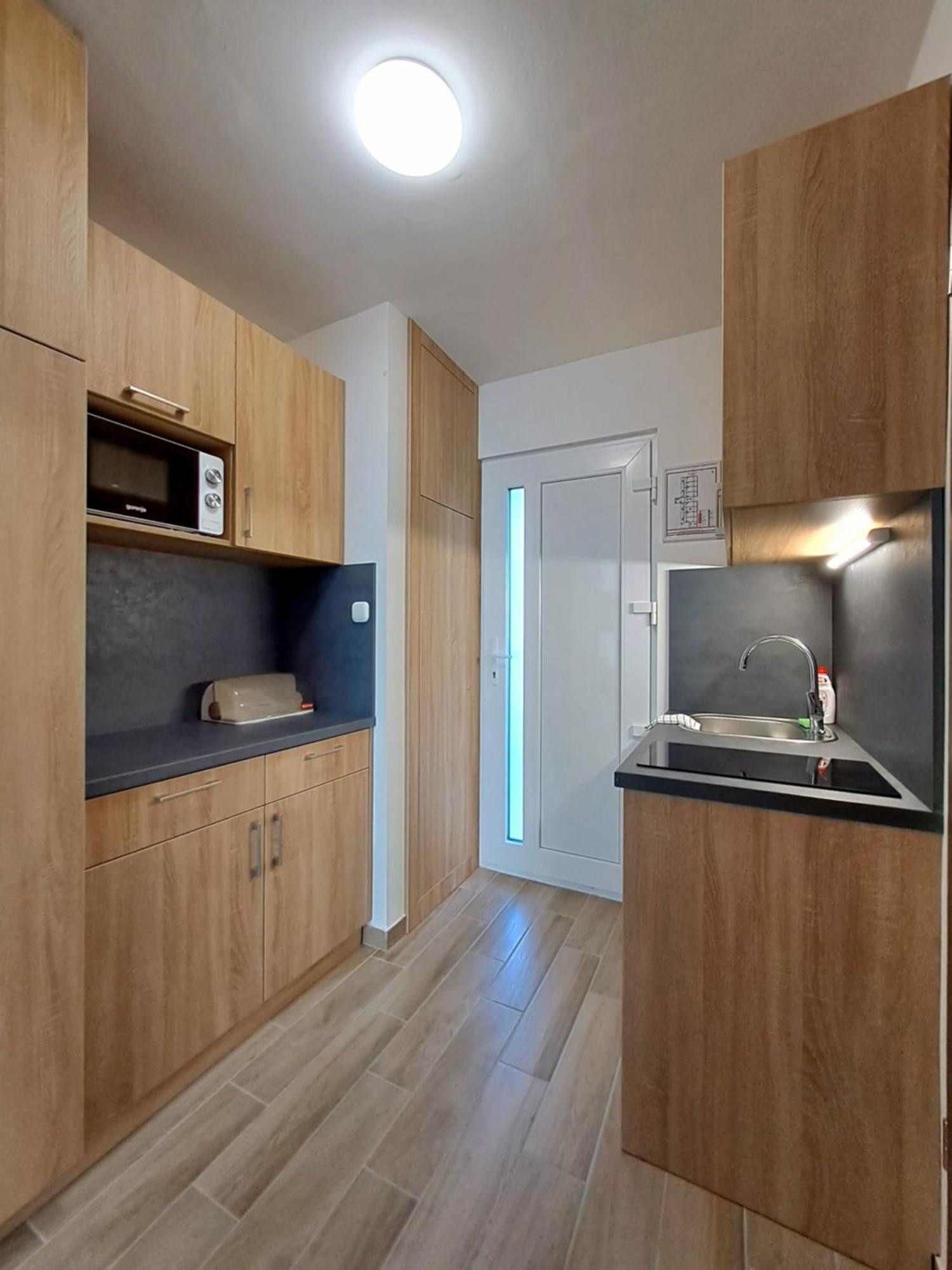 Partside Balatonfuered Apartment ภายนอก รูปภาพ